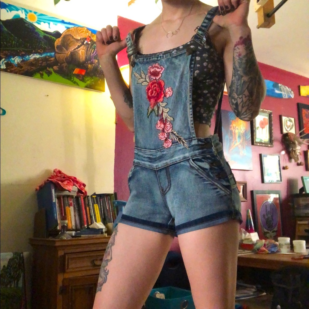 Queen Jeans Overall shorts with floral embroidery